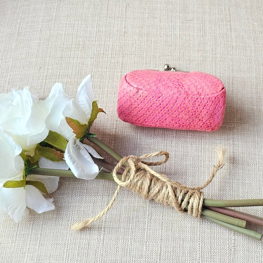 Vintage Genuine Snakeskin Kisslock / Framed Coin Purse / Pouch ( Pink ) - Picture 6 of 12